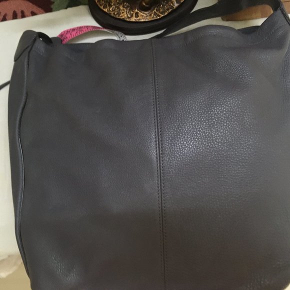 Authentic Coach Avery Hobo Bag - Picture 7 of 16
